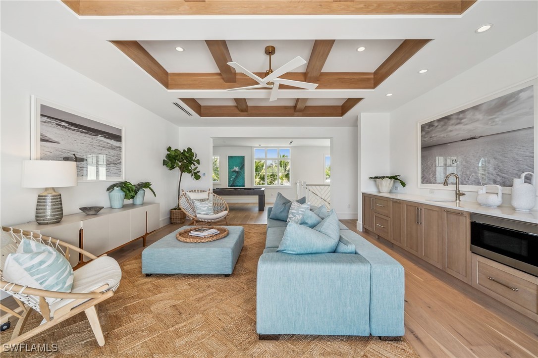 187 10th Ave Naples, FL 34102