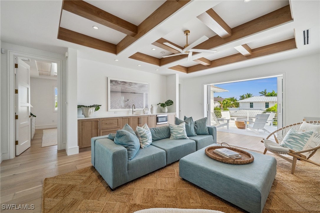 187 10th Ave Naples, FL 34102