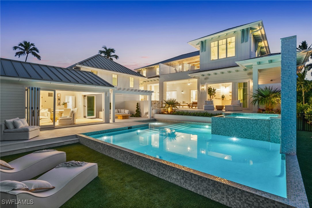 187 10th Ave Naples, FL 34102