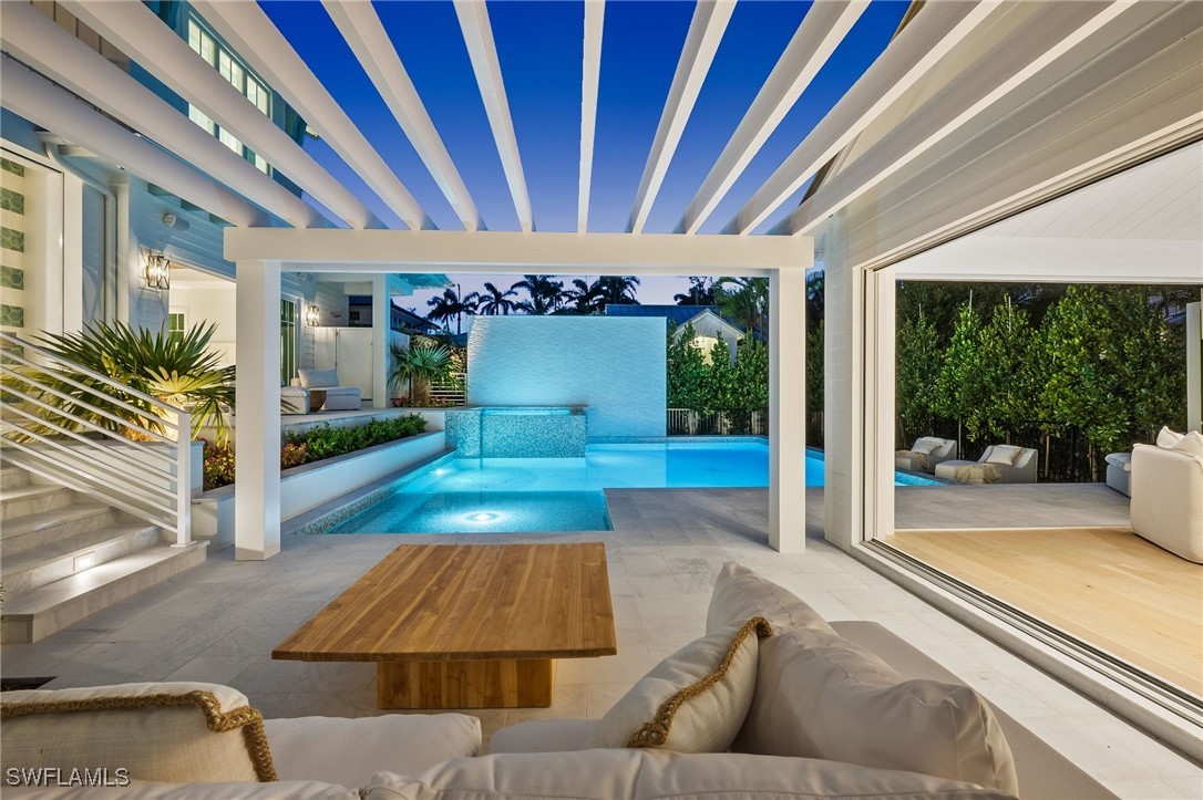 187 10th Ave Naples, FL 34102