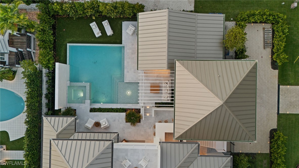 187 10th Ave Naples, FL 34102