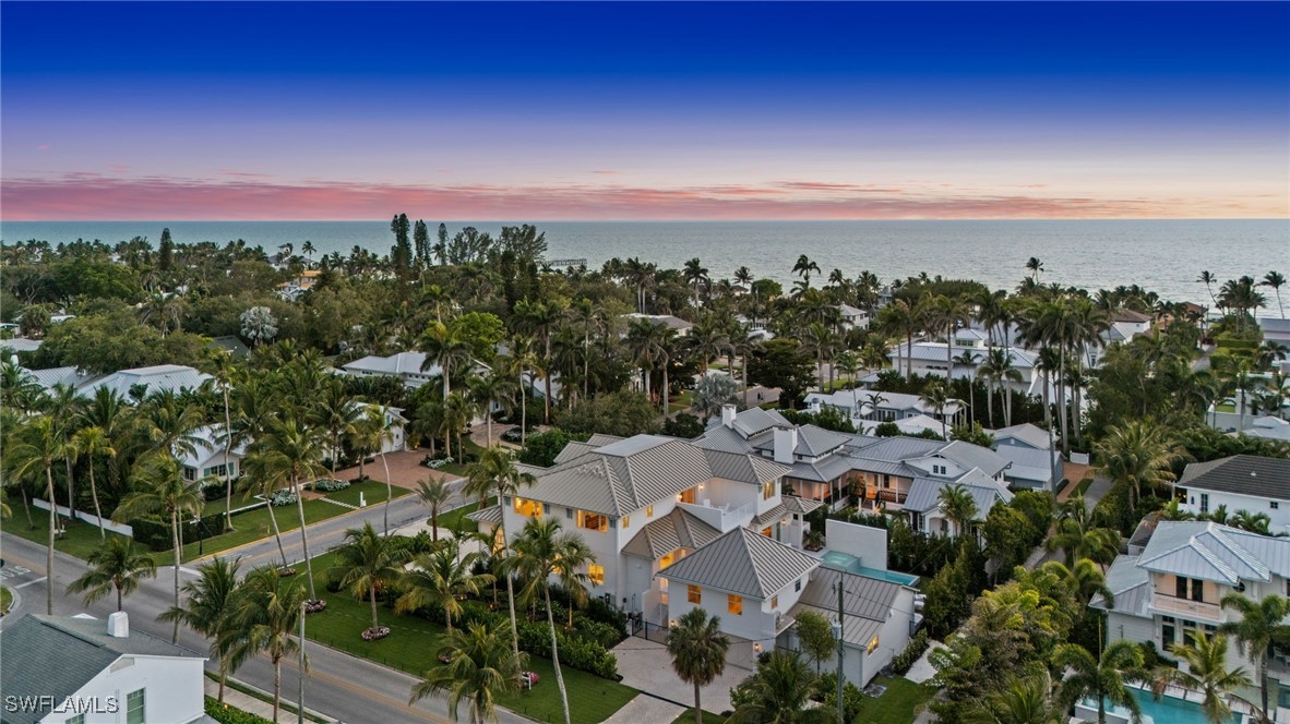 187 10th Ave Naples, FL 34102