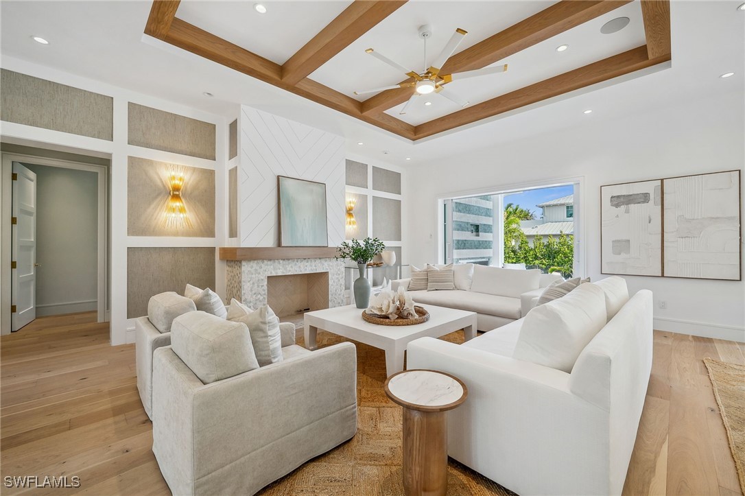 187 10th Ave Naples, FL 34102