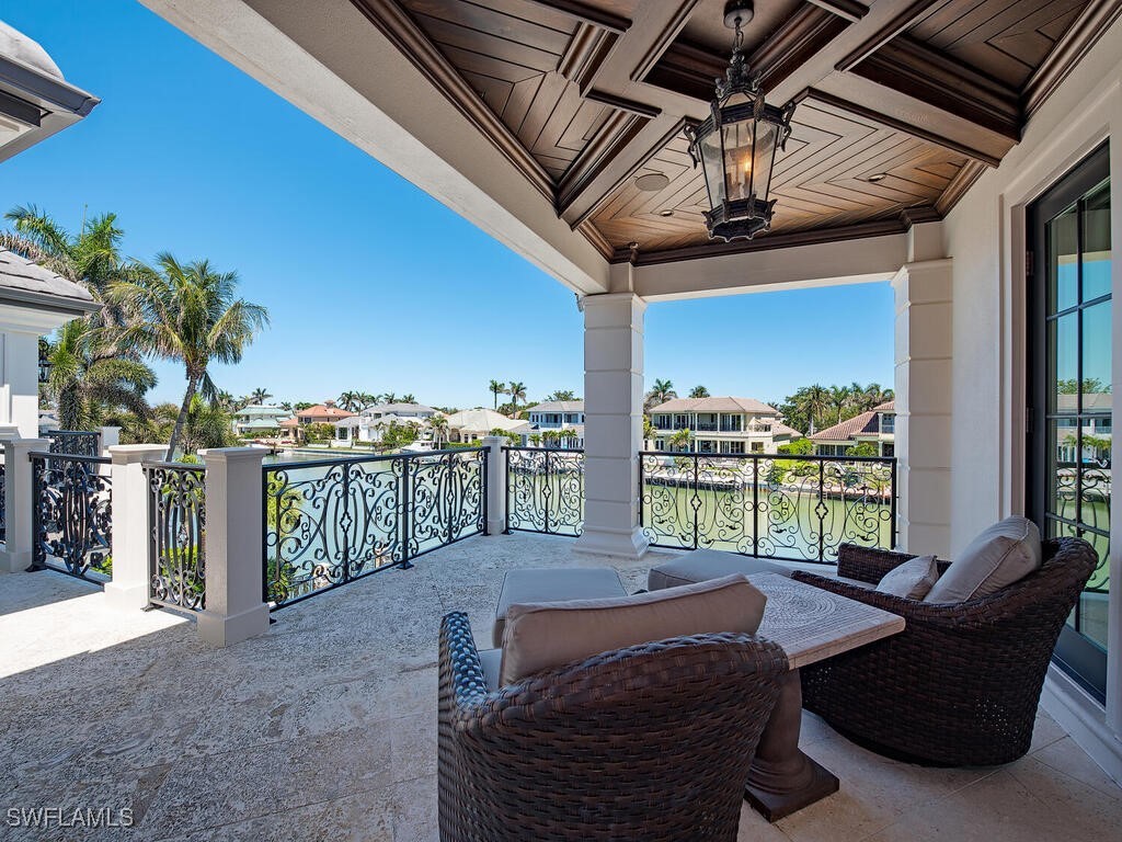 233 Mermaids Bight Naples, FL 34103