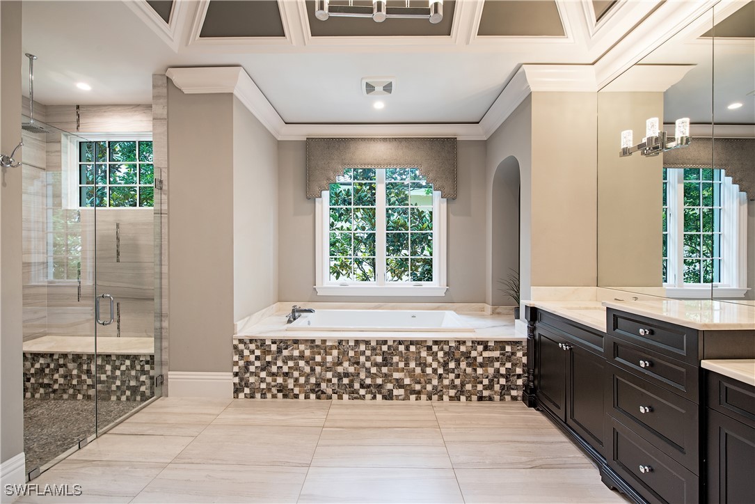 233 Mermaids Bight Naples, FL 34103