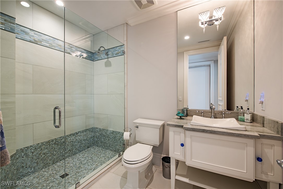 233 Mermaids Bight Naples, FL 34103