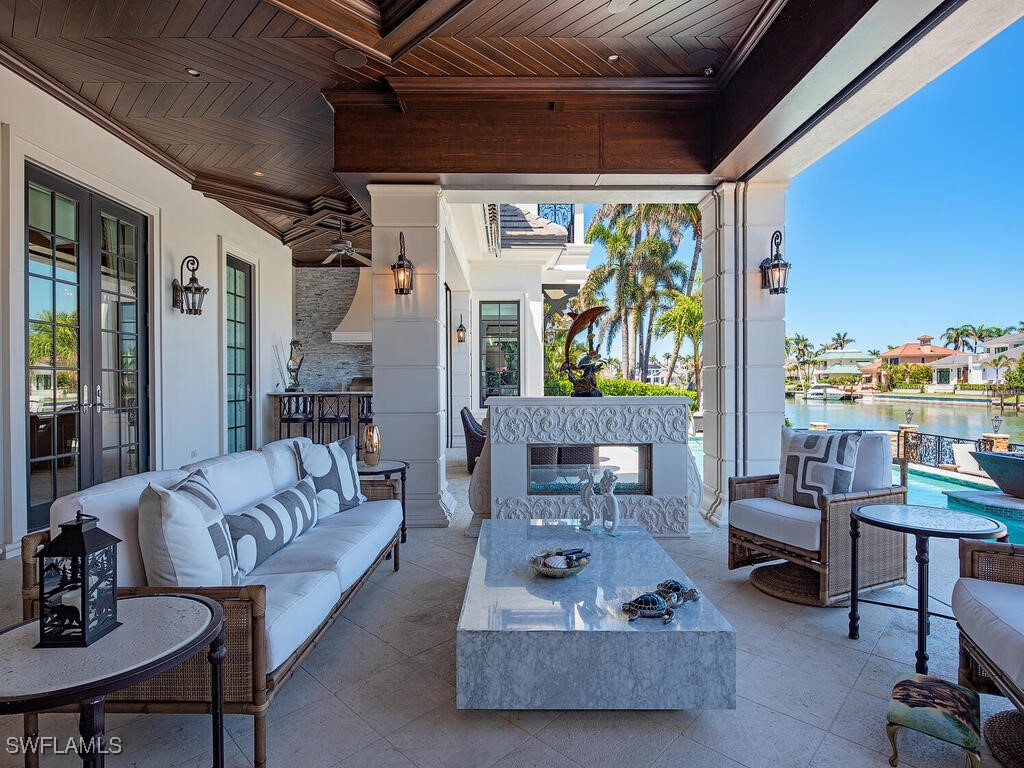 233 Mermaids Bight Naples, FL 34103