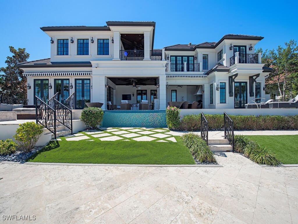 233 Mermaids Bight Naples, FL 34103