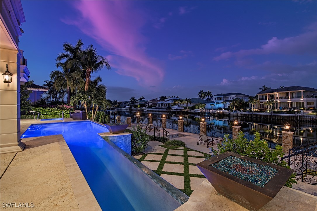 233 Mermaids Bight Naples, FL 34103