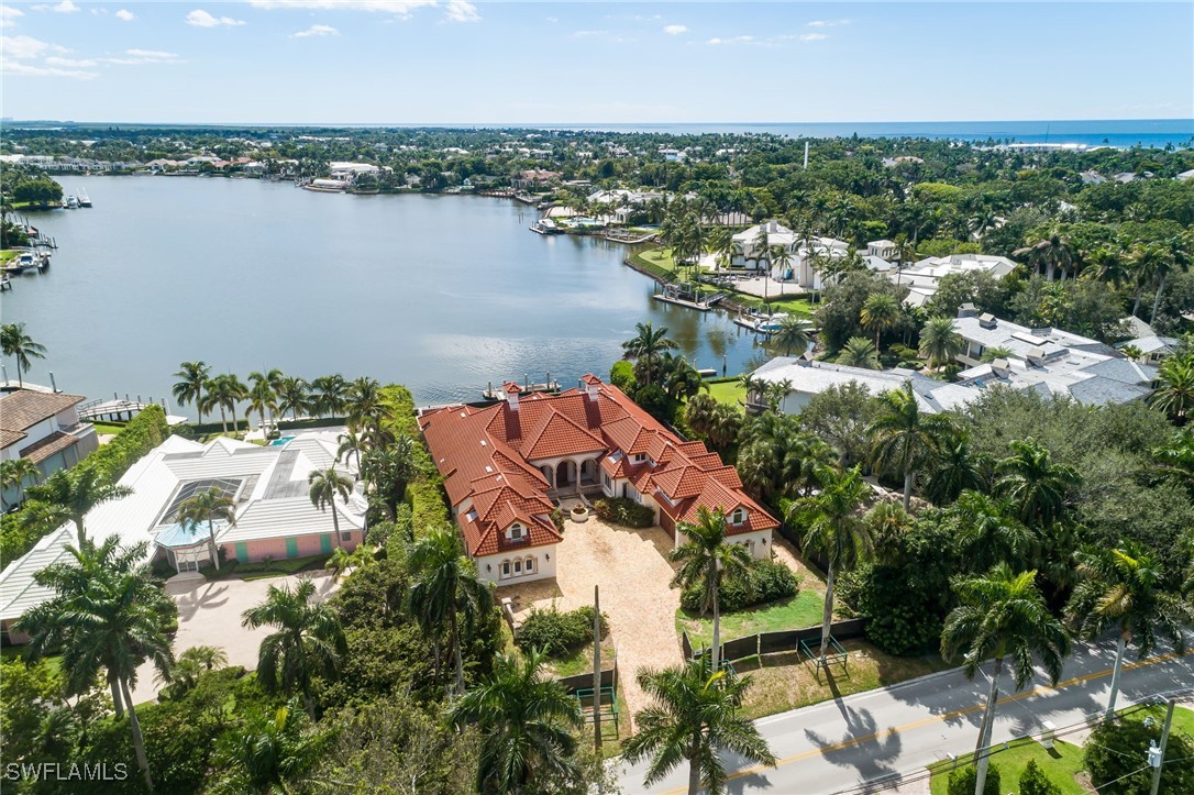 600 Galleon Dr Naples, FL 34102