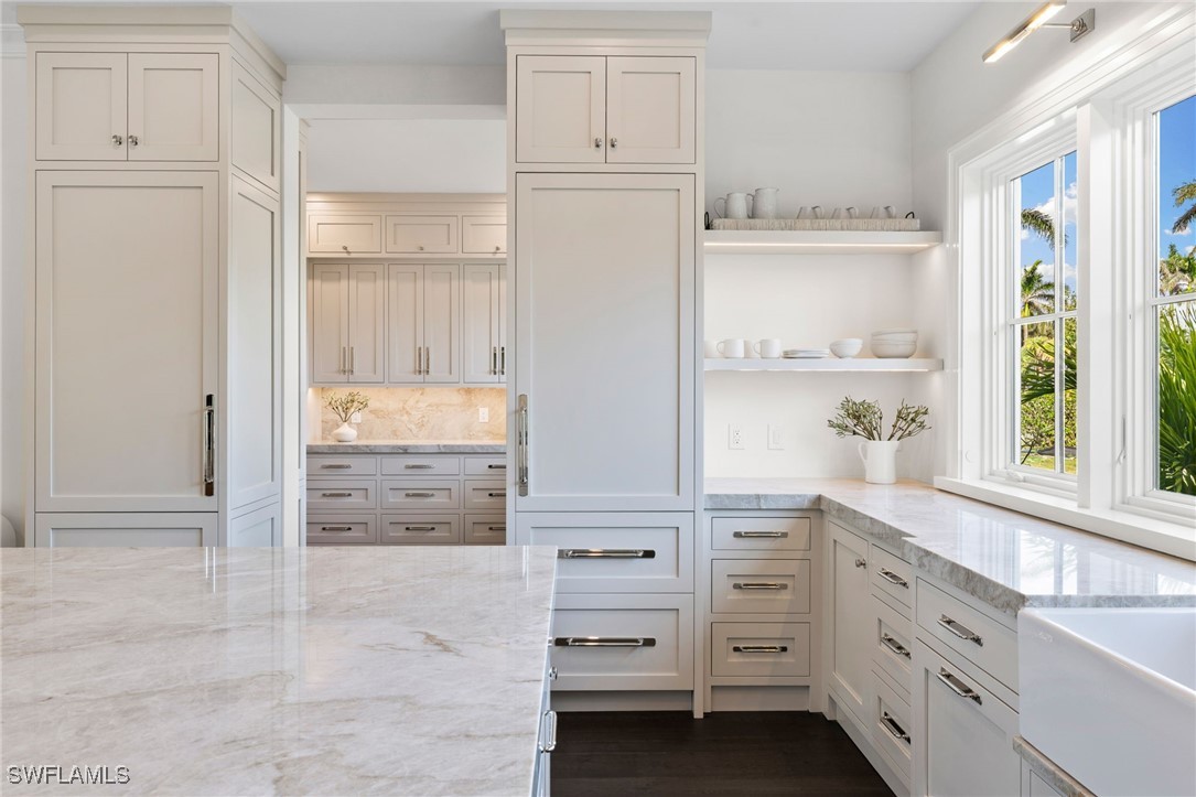 330 Hawser Ln Naples, FL 34102