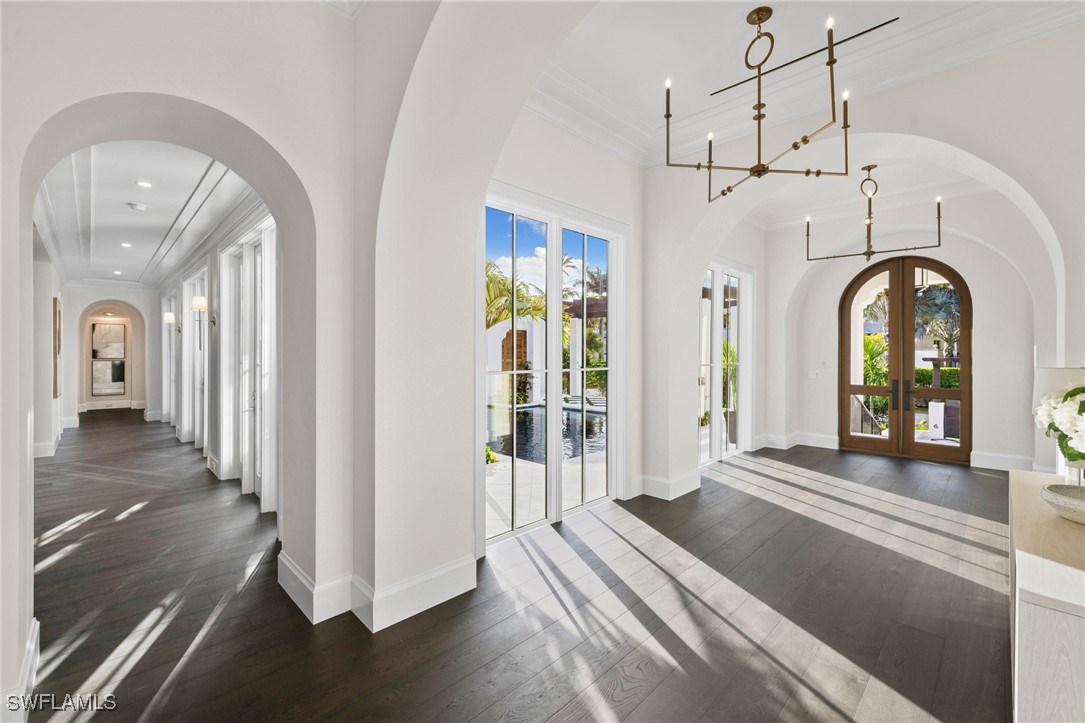 330 Hawser Ln Naples, FL 34102