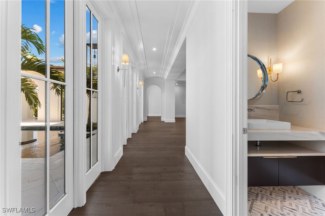 330 Hawser Ln Naples, FL 34102