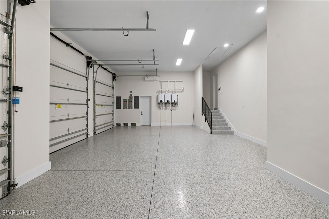 330 Hawser Ln Naples, FL 34102