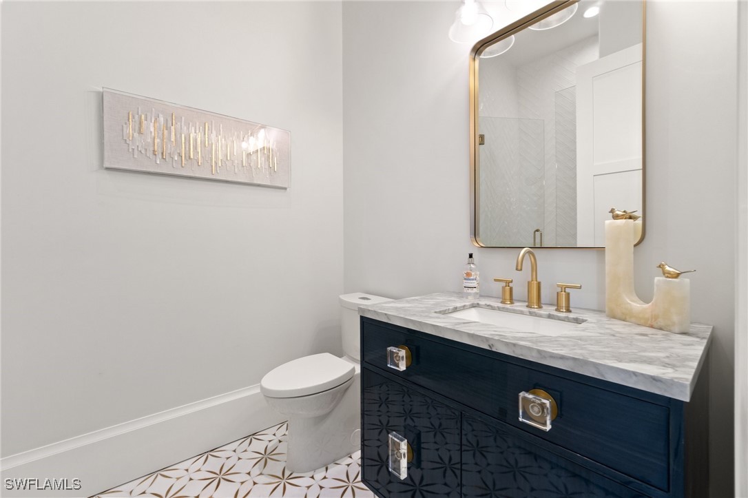 3290 Crayton Rd Naples, FL 34103