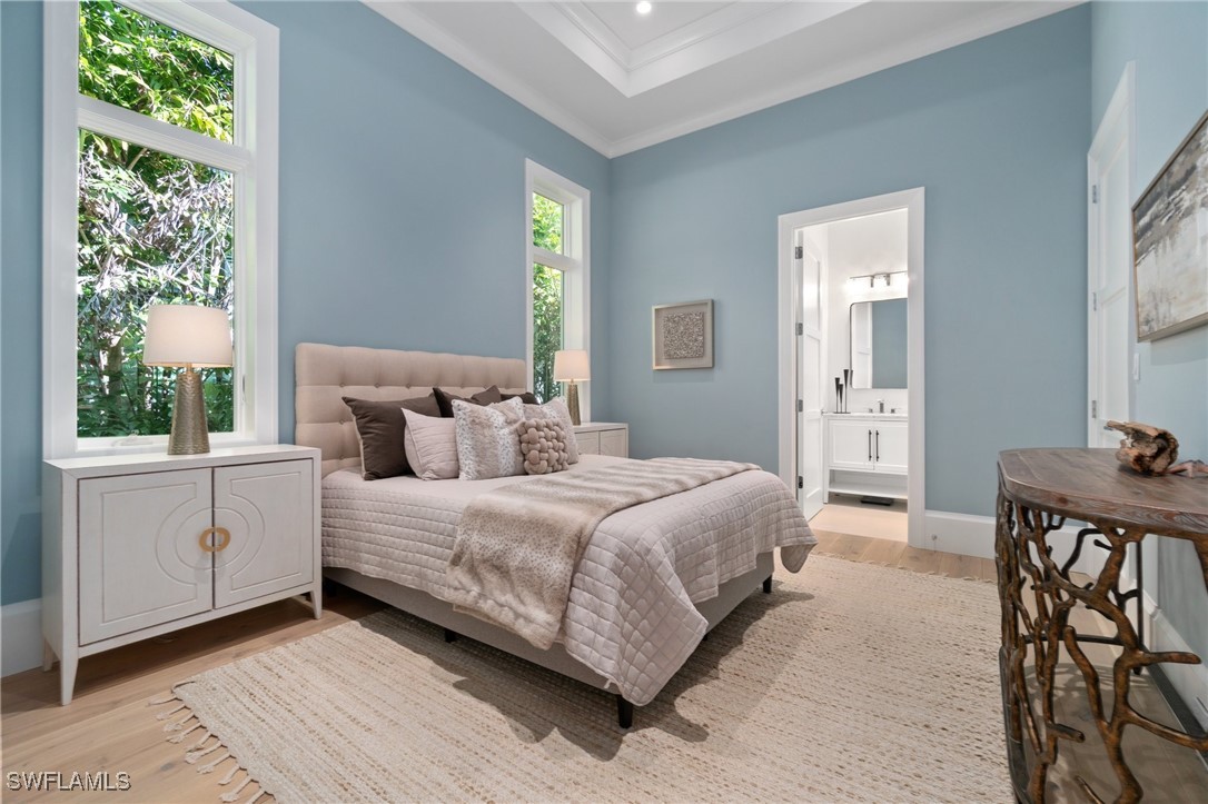 3290 Crayton Rd Naples, FL 34103