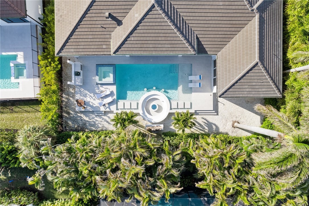 3290 Crayton Rd Naples, FL 34103