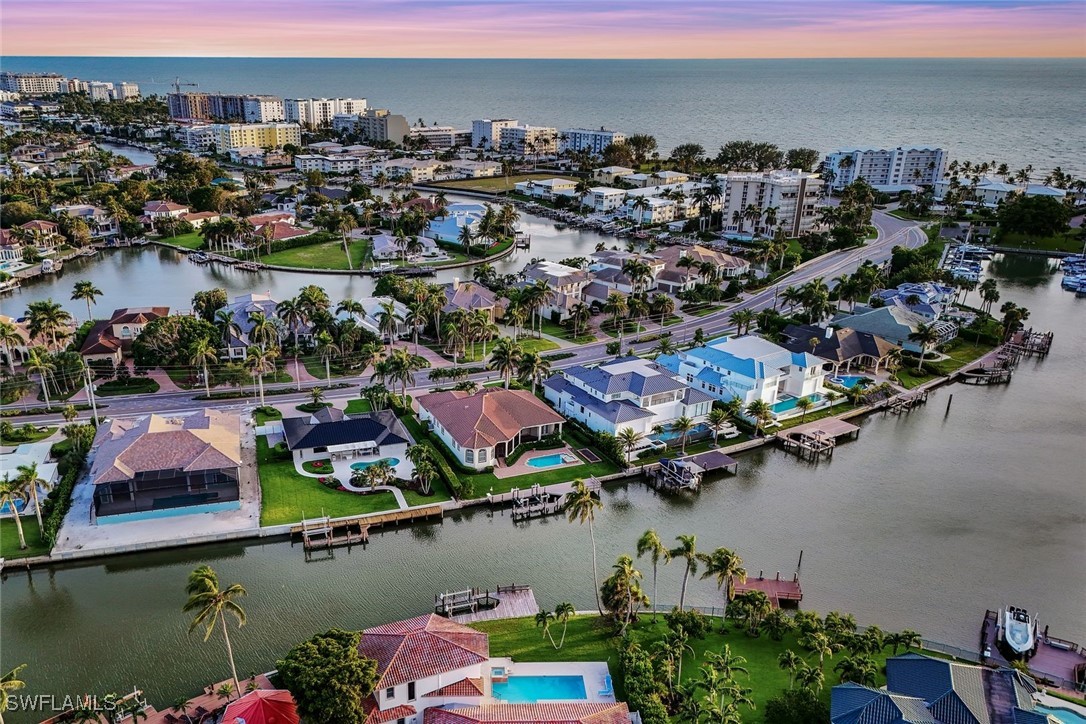 350 Bow Line Bnd Naples, FL 34103