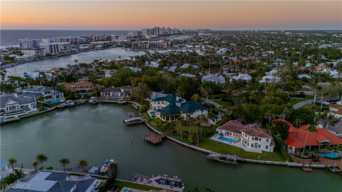 350 Bow Line Bnd Naples, FL 34103