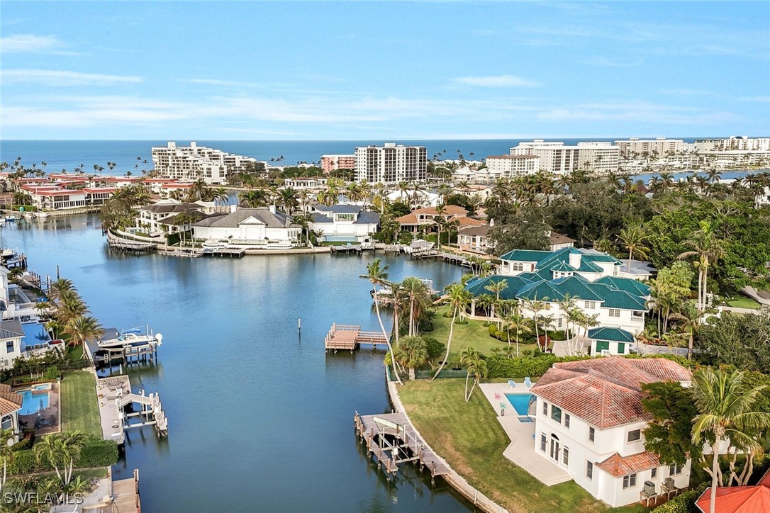 350 Bow Line Bnd Naples, FL 34103