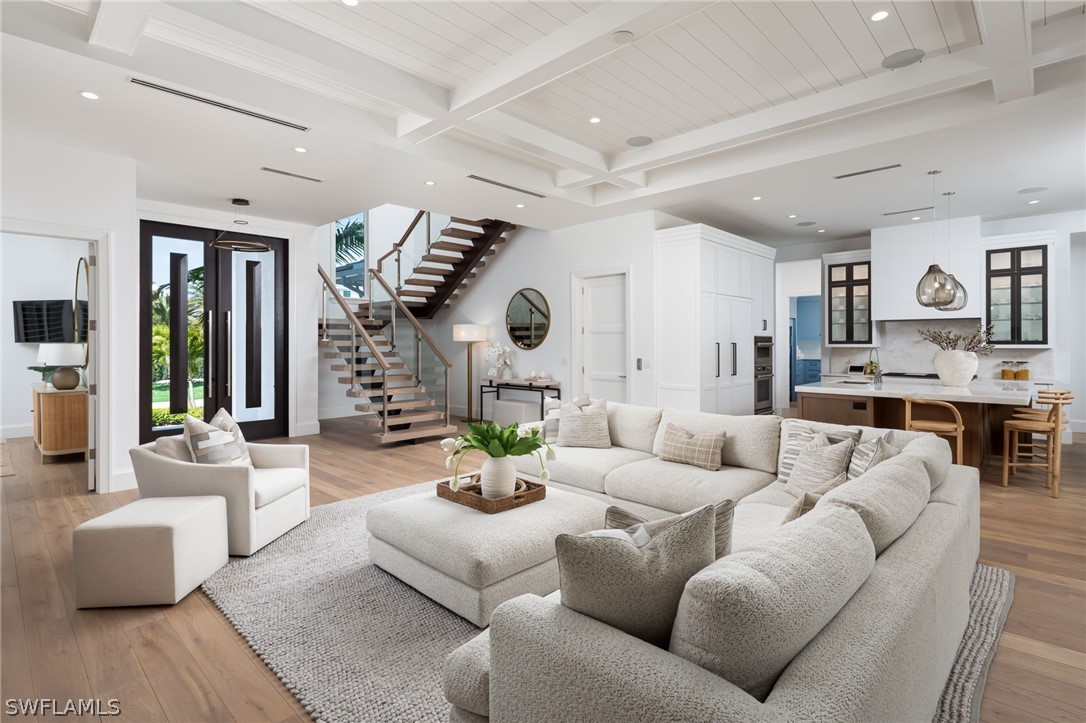 3636 Crayton Rd Naples, FL 34103