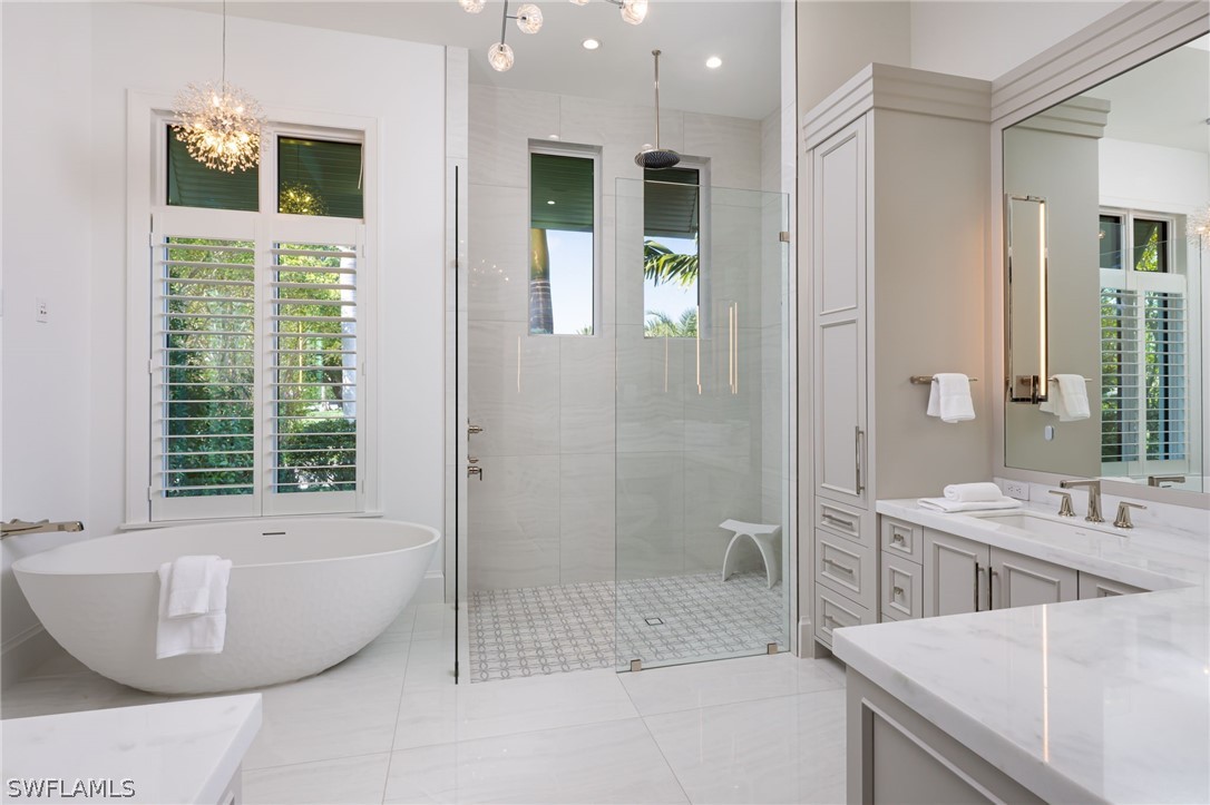 3636 Crayton Rd Naples, FL 34103