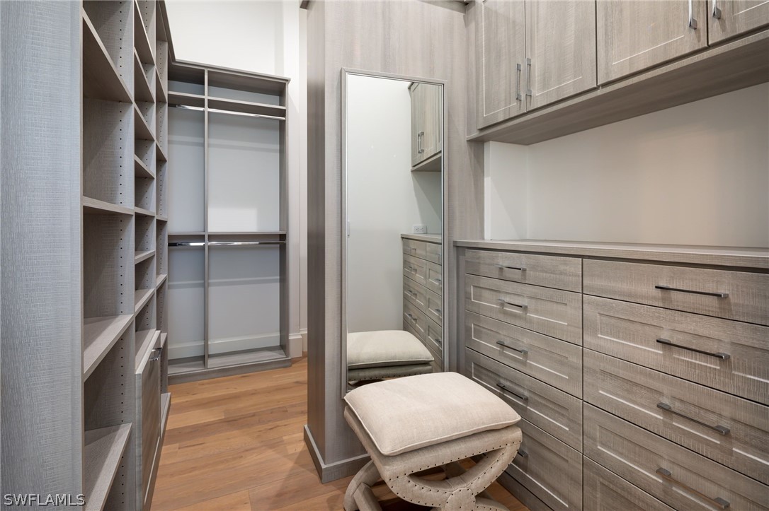 3636 Crayton Rd Naples, FL 34103