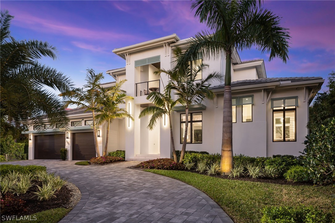 3636 Crayton Rd Naples, FL 34103