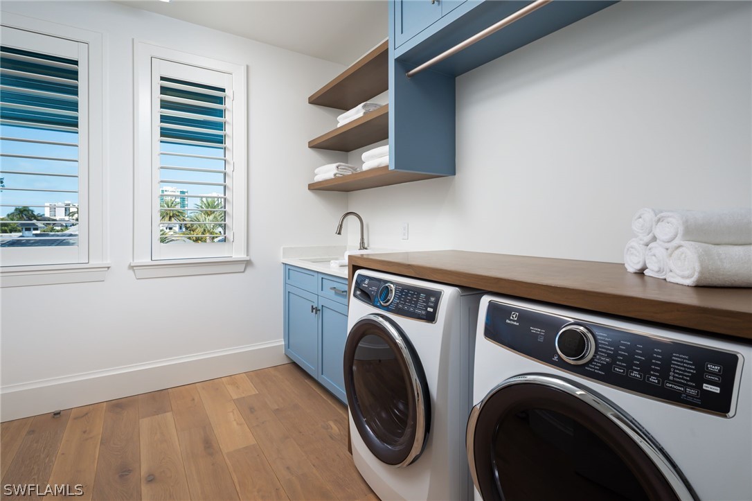 3636 Crayton Rd Naples, FL 34103