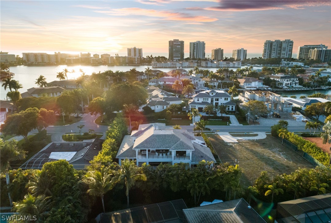 3636 Crayton Rd Naples, FL 34103