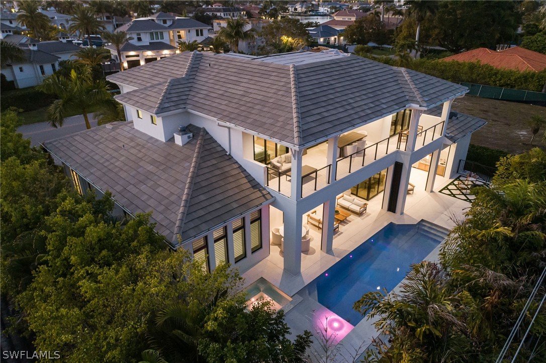 3636 Crayton Rd Naples, FL 34103