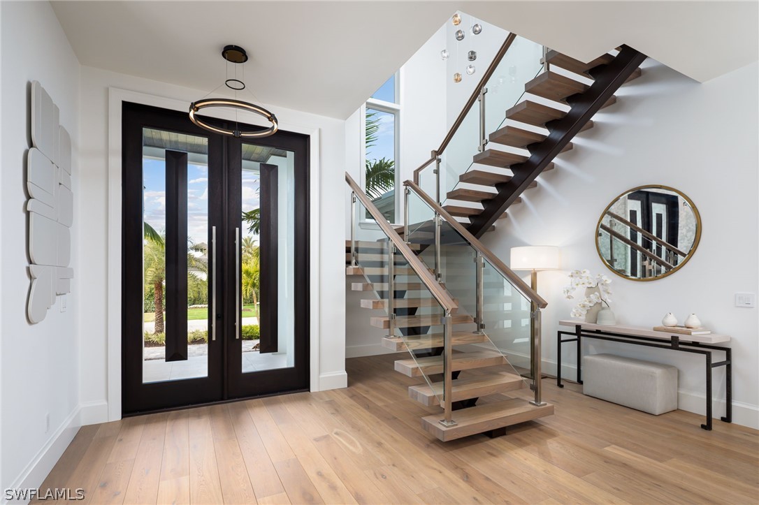 3636 Crayton Rd Naples, FL 34103