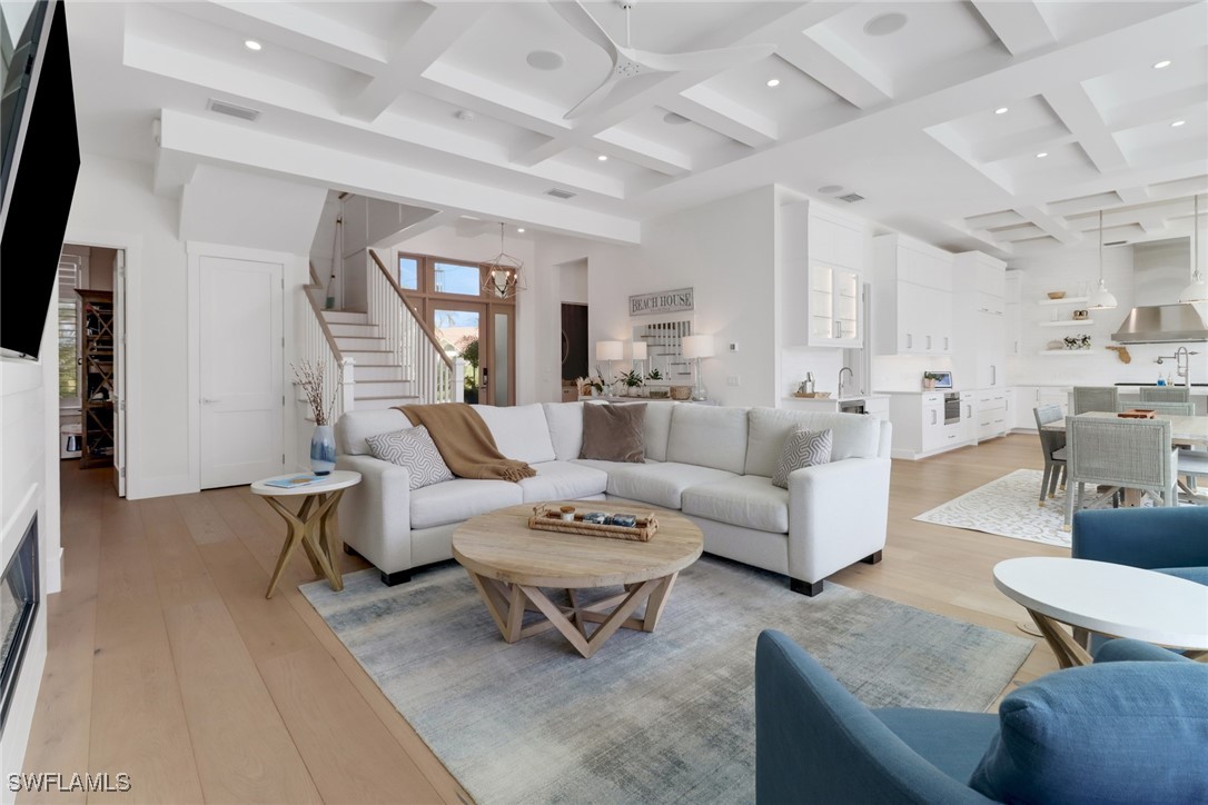 1300 Cobia Ct Naples, FL 34102