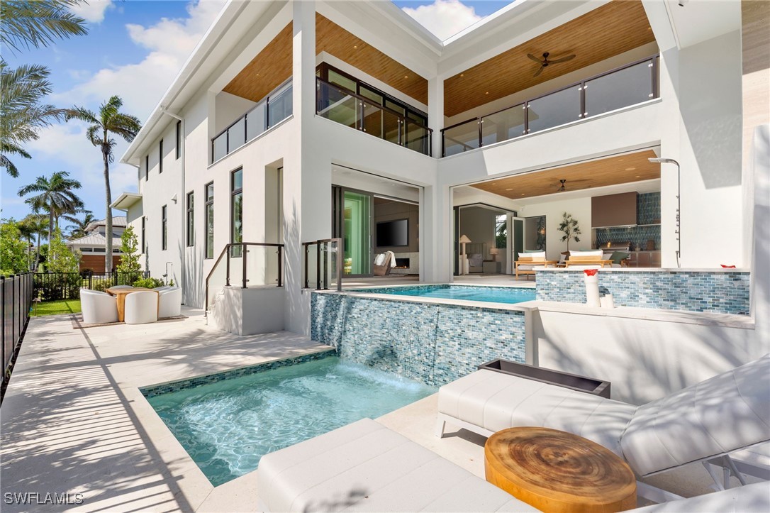 581 14th Ave Naples, FL 34102