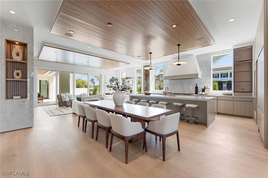 581 14th Ave Naples, FL 34102