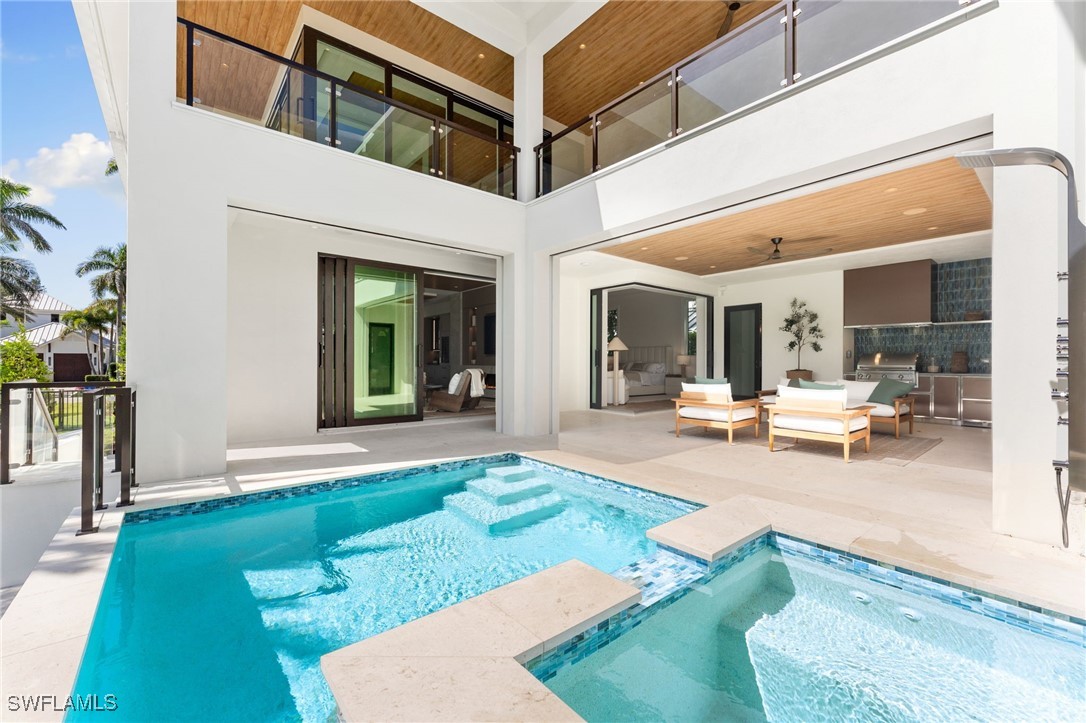 581 14th Ave Naples, FL 34102