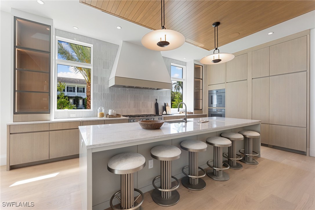 581 14th Ave Naples, FL 34102