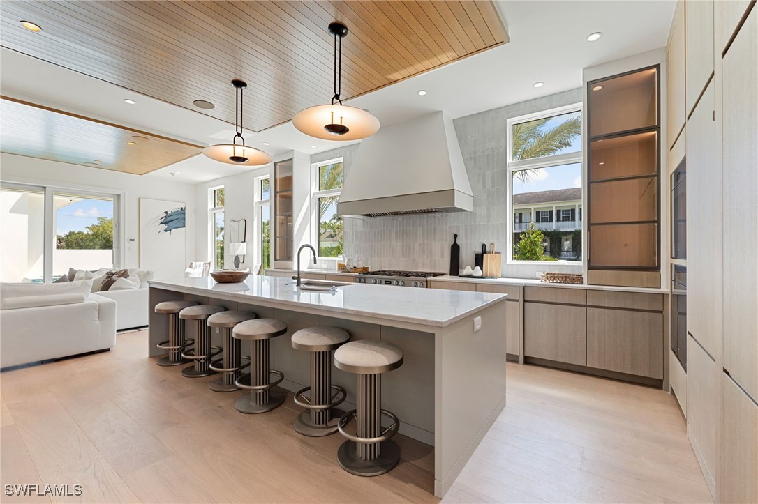 581 14th Ave Naples, FL 34102