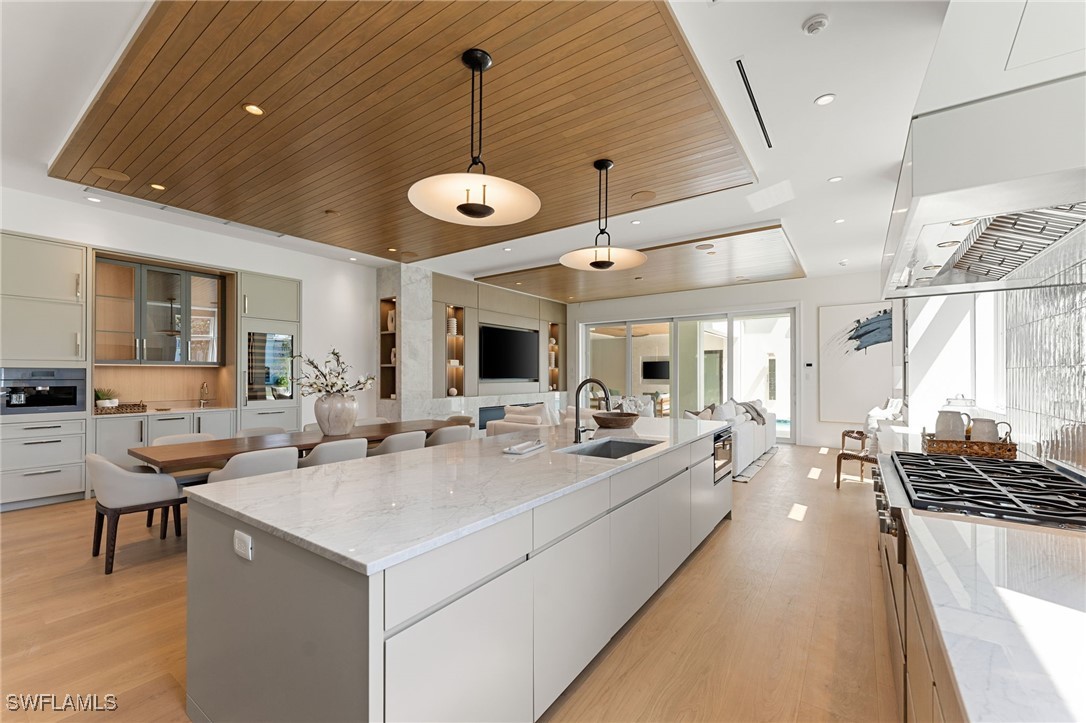 581 14th Ave Naples, FL 34102