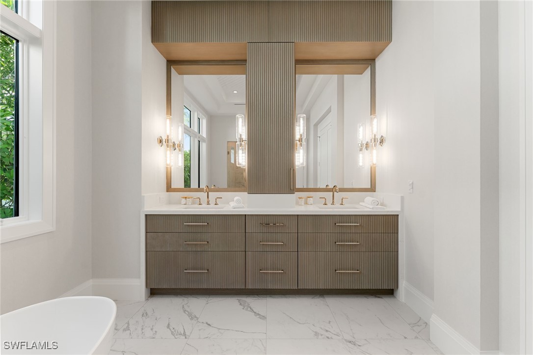 581 14th Ave Naples, FL 34102