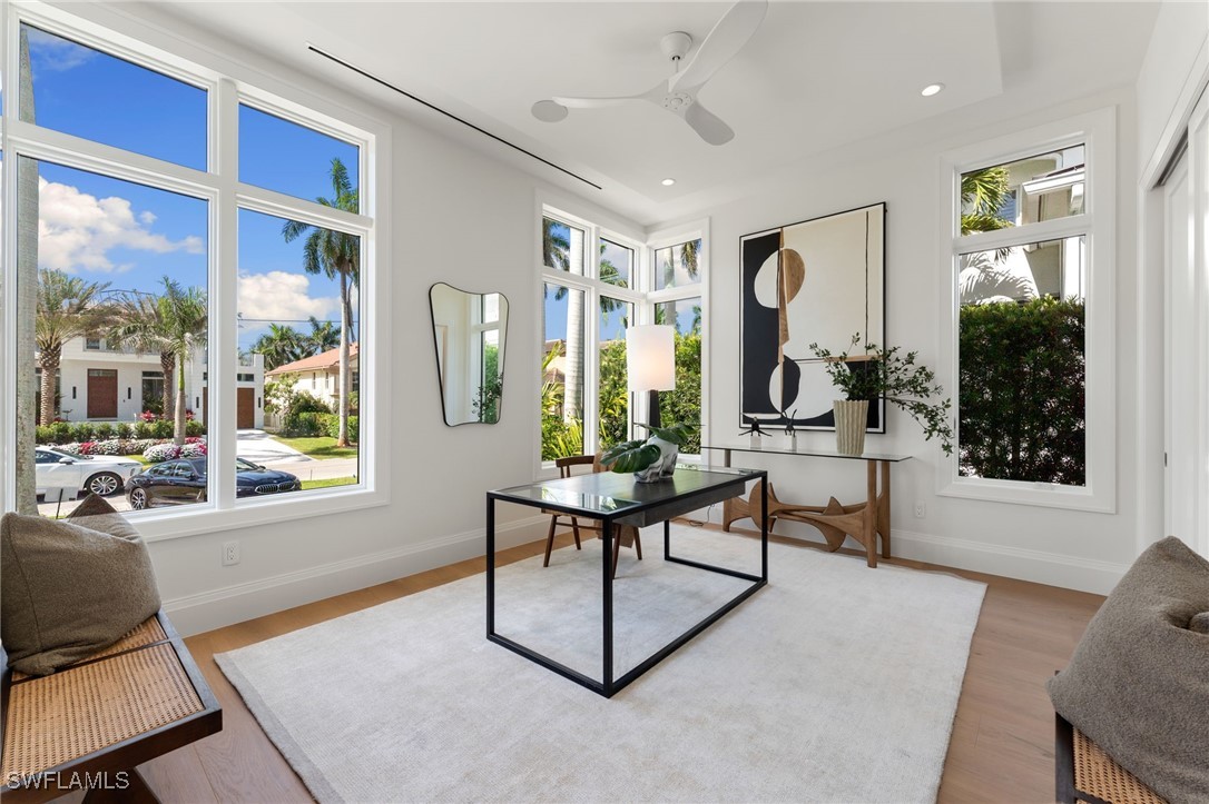 581 14th Ave Naples, FL 34102