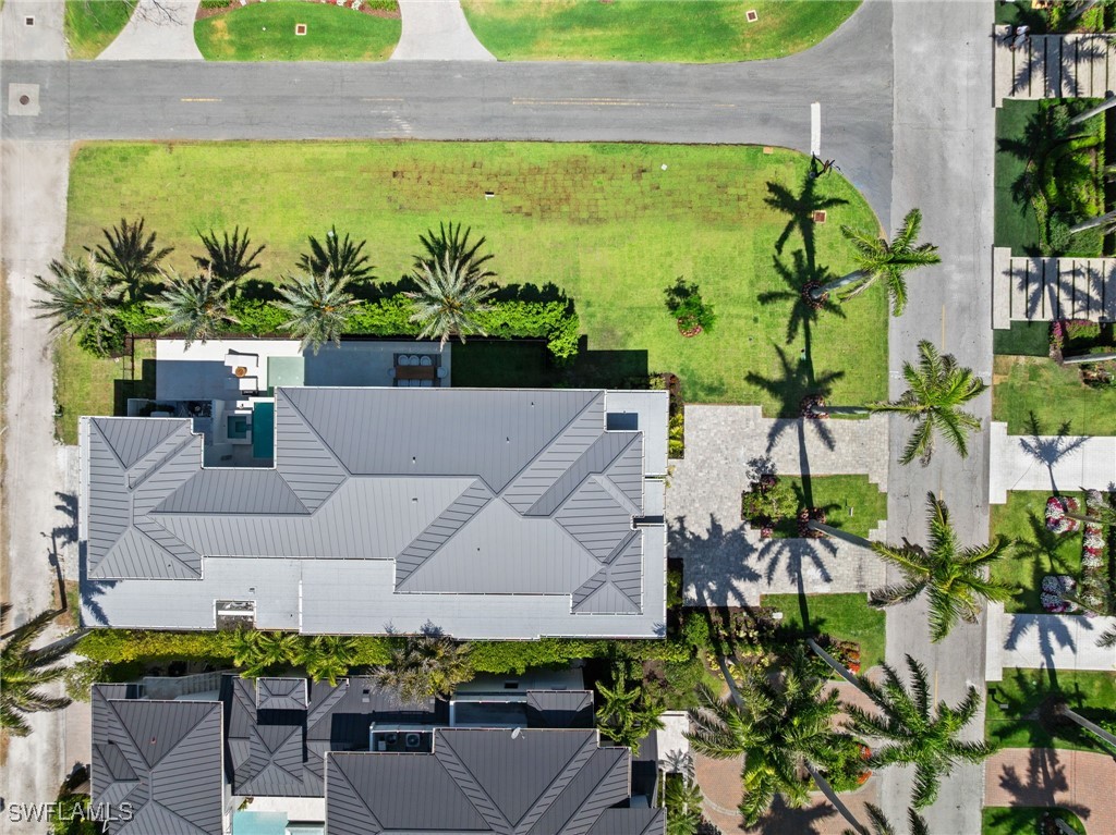 581 14th Ave Naples, FL 34102