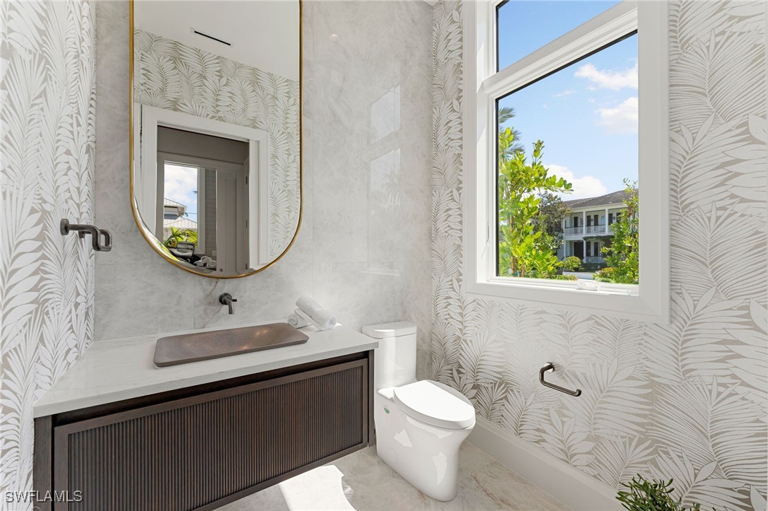 581 14th Ave Naples, FL 34102