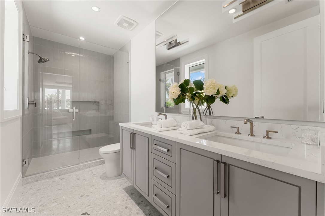 581 14th Ave Naples, FL 34102