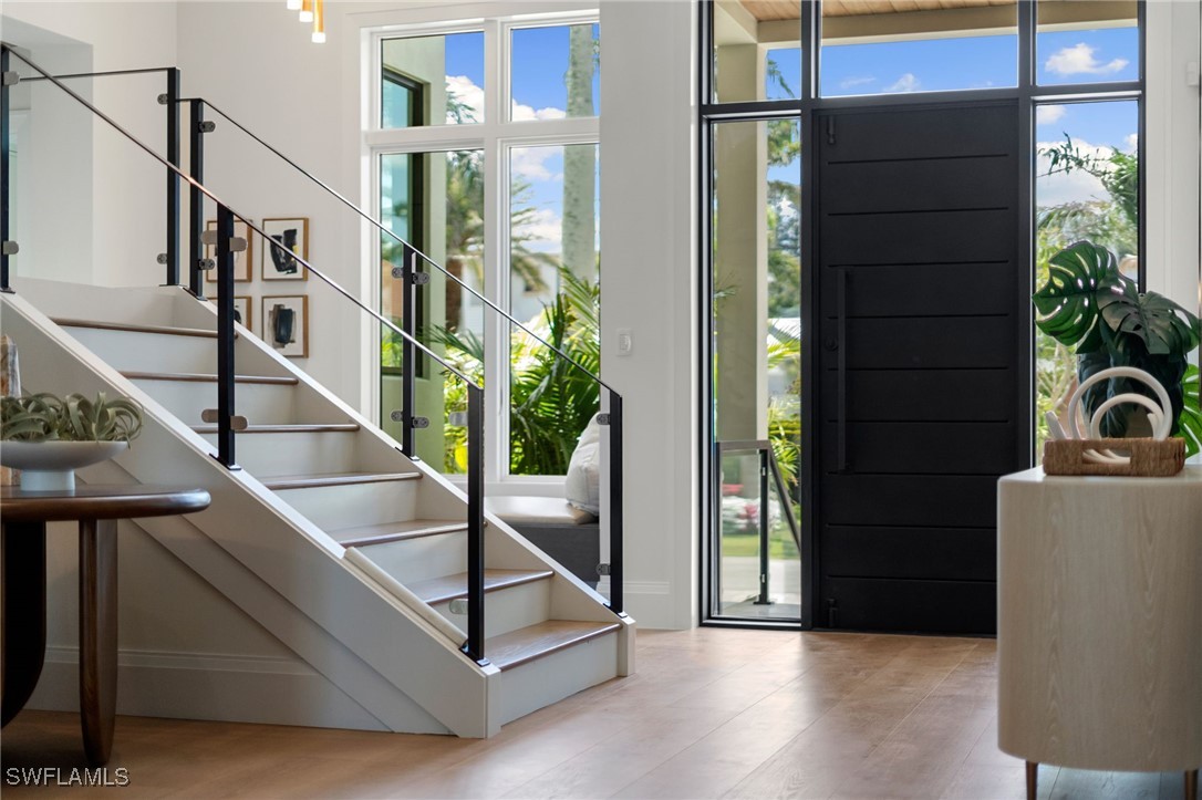 581 14th Ave Naples, FL 34102