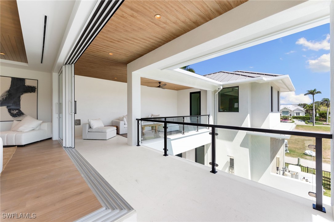 581 14th Ave Naples, FL 34102