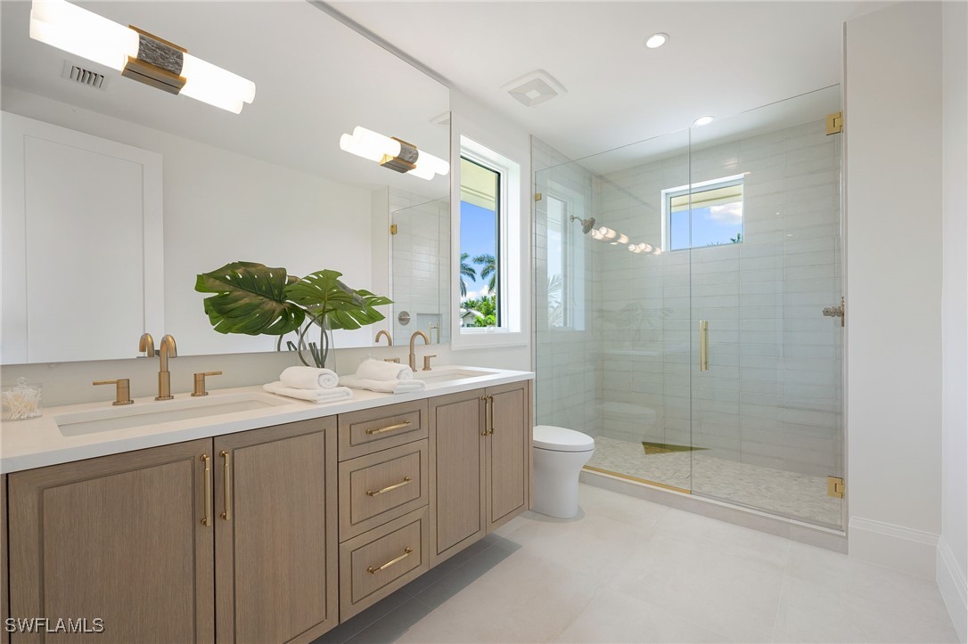 581 14th Ave Naples, FL 34102