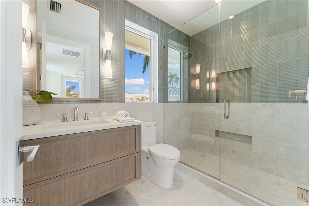 581 14th Ave Naples, FL 34102