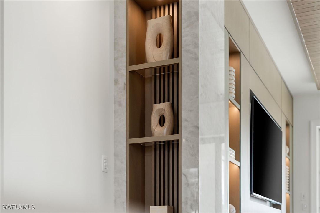 581 14th Ave Naples, FL 34102