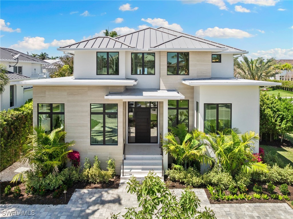 581 14th Ave Naples, FL 34102